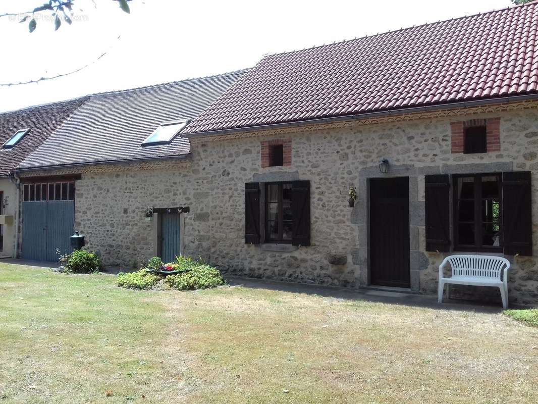 Maison à MAGNAC-LAVAL