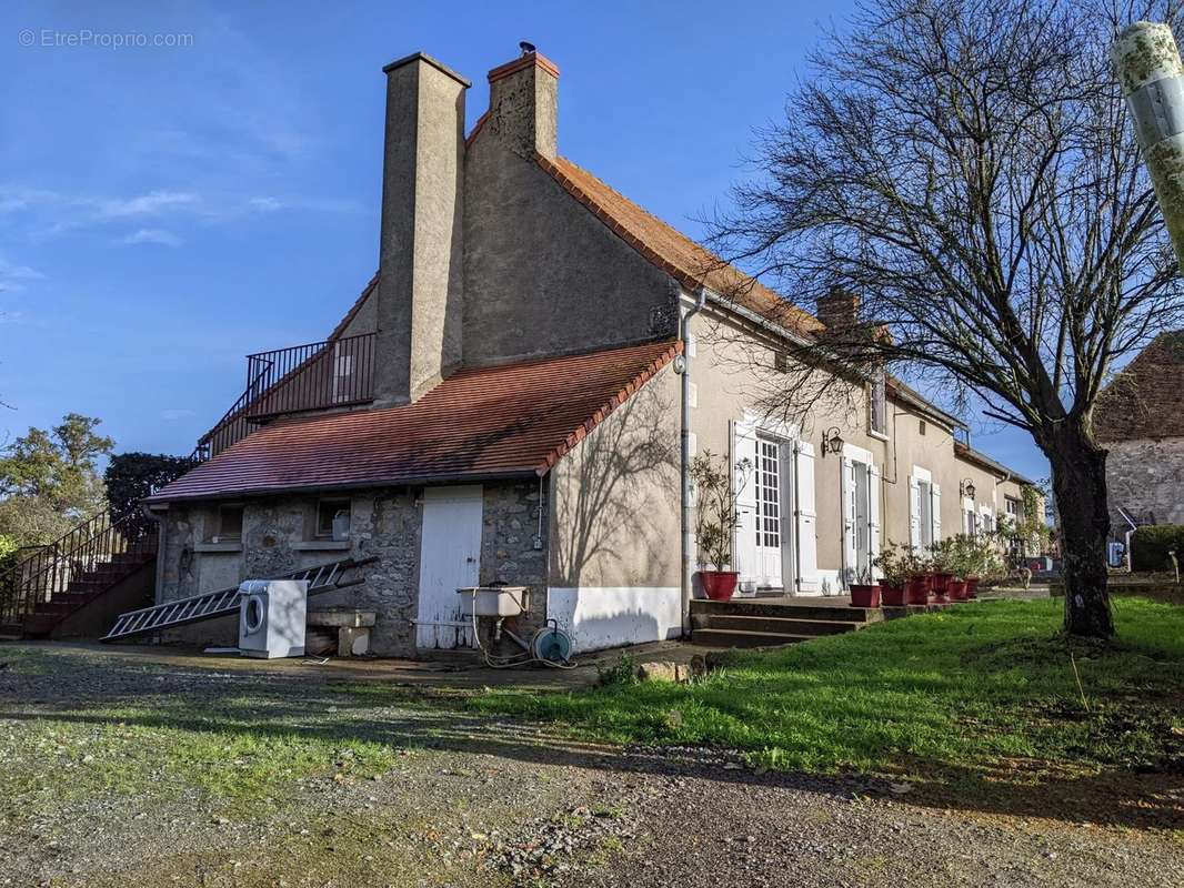 Maison à BRIGUEIL-LE-CHANTRE