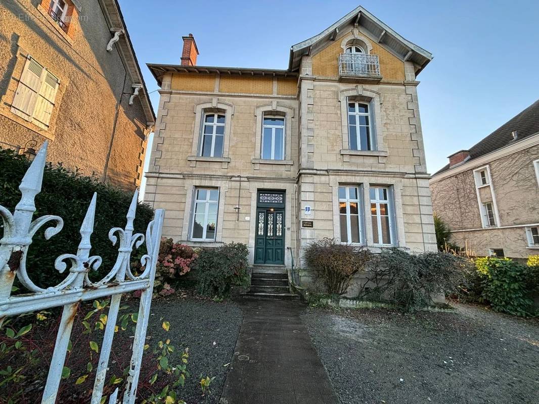 Maison à BELLAC