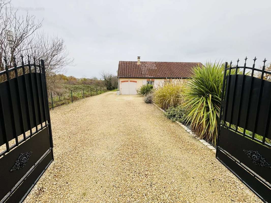 Maison à LE BLANC