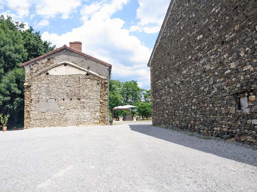 Maison à BUSSIERE-POITEVINE