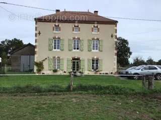 Maison à LE DORAT