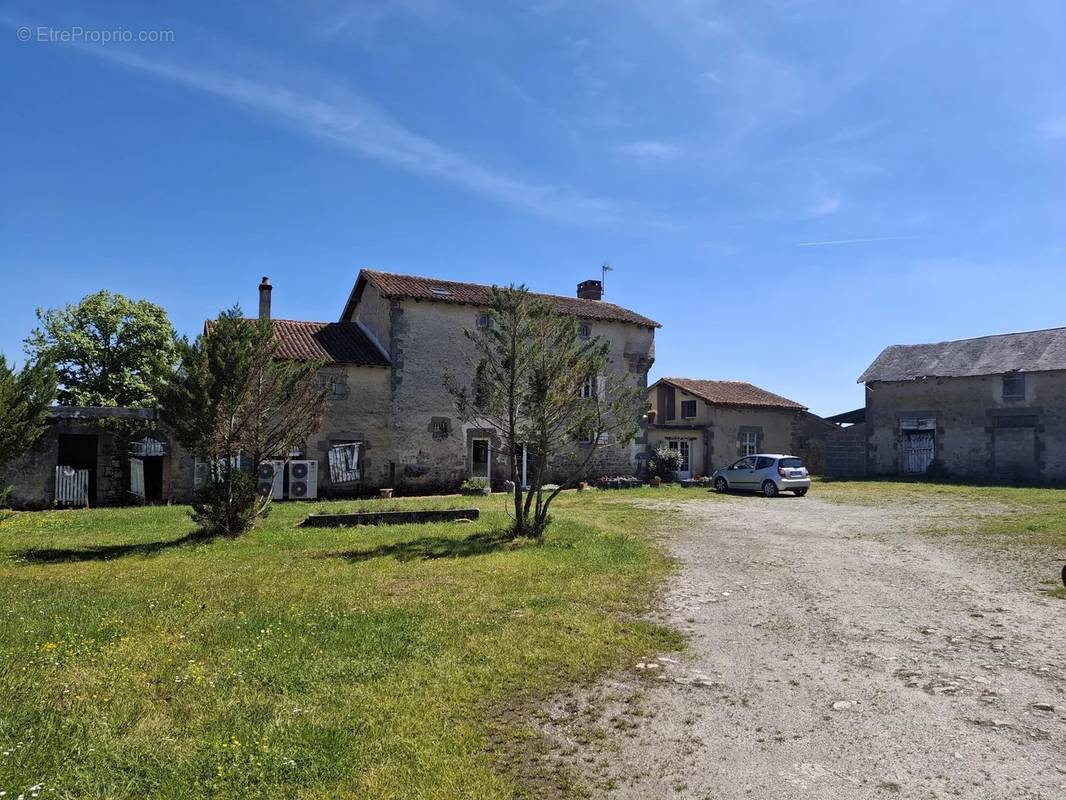 Maison à ORADOUR-SAINT-GENEST