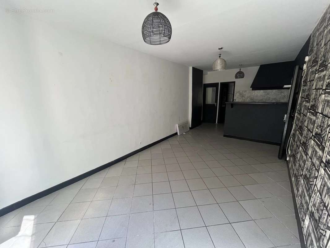 Appartement à MARSEILLE-4E