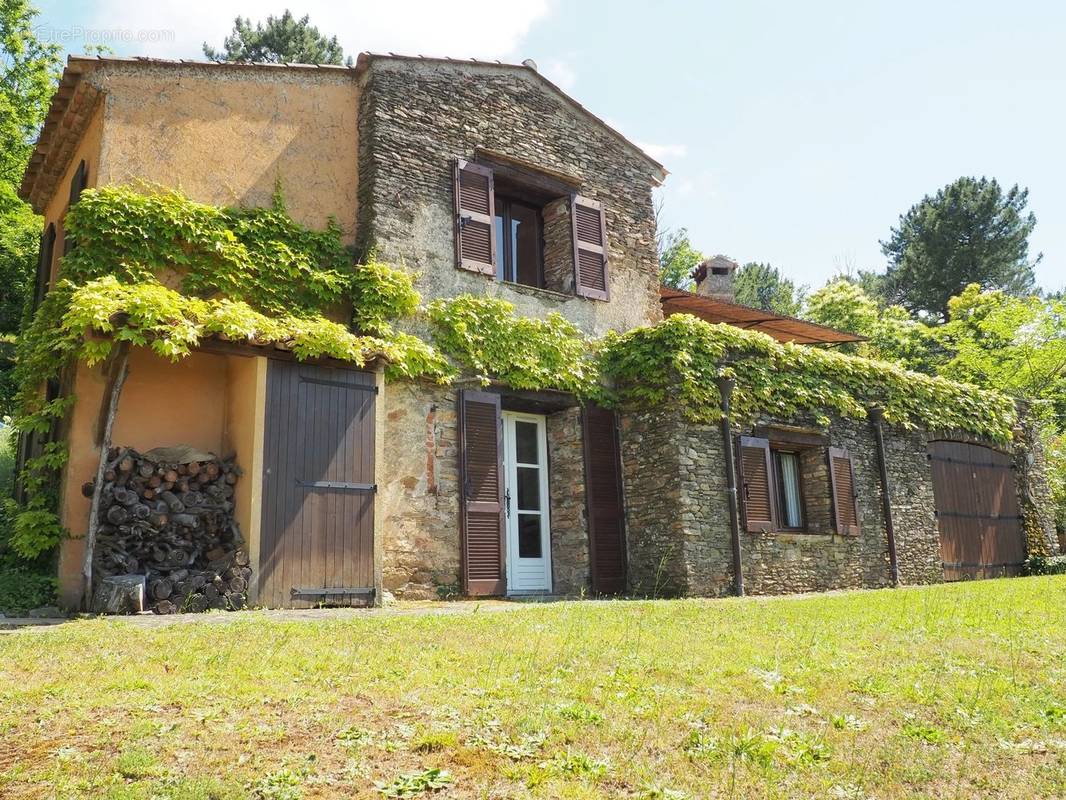 Maison à LA GARDE-FREINET