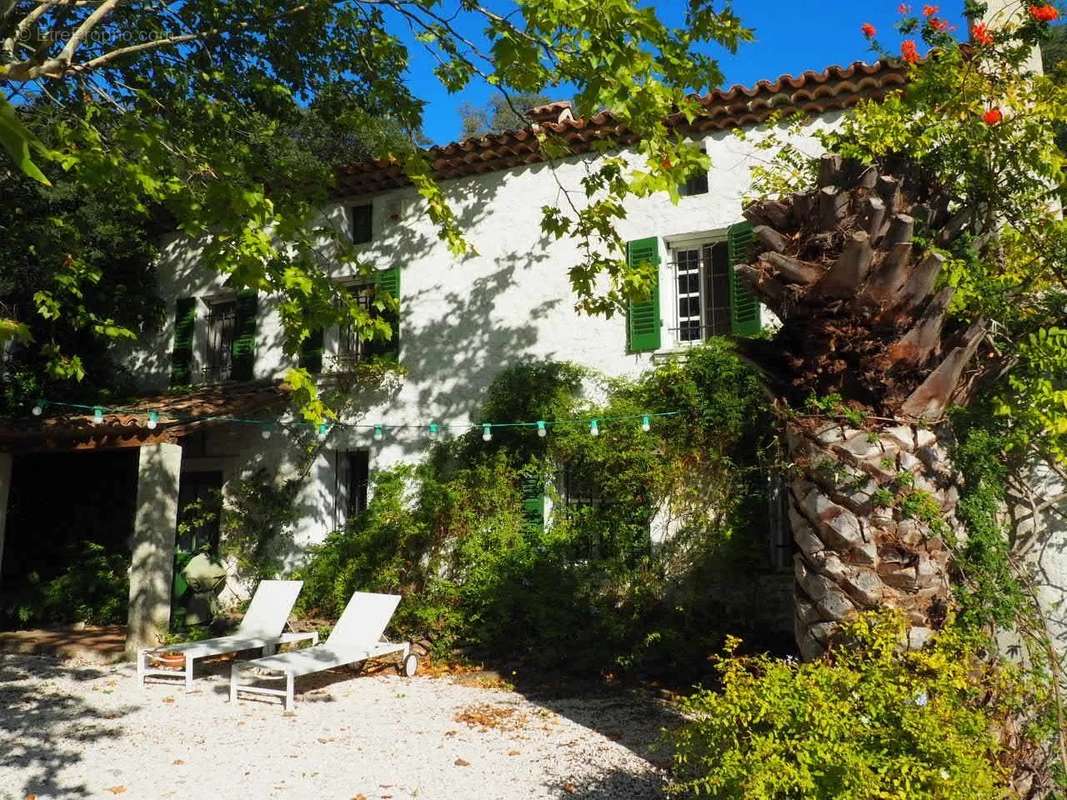 Maison à LA GARDE-FREINET