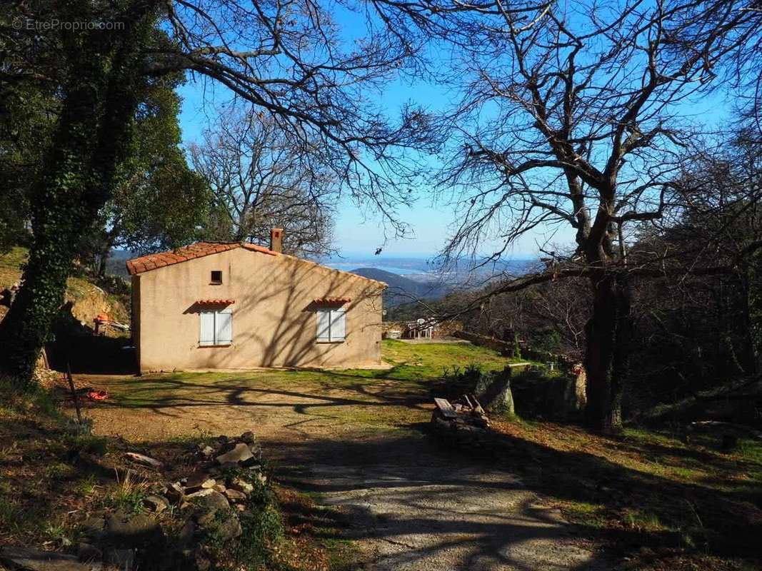 Maison à LA GARDE-FREINET