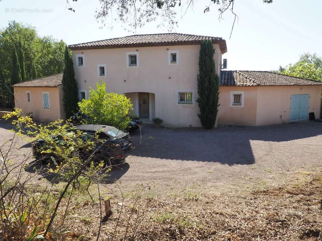 Maison à LA GARDE-FREINET