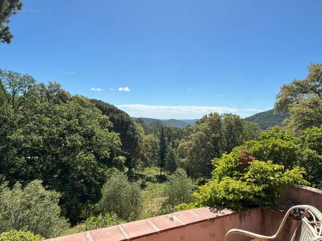 Maison à LA GARDE-FREINET