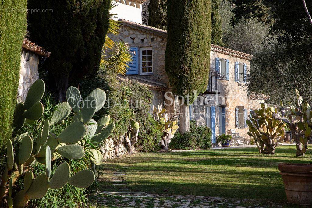 Maison à EZE