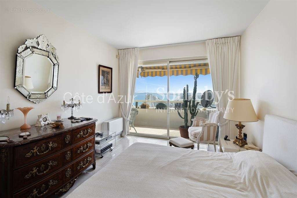 Appartement à VILLENEUVE-LOUBET