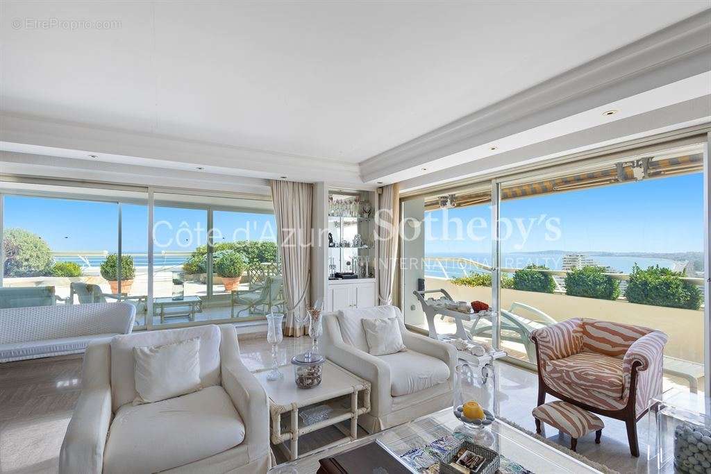 Appartement à VILLENEUVE-LOUBET