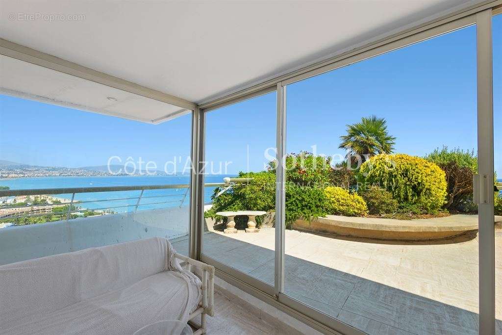 Appartement à VILLENEUVE-LOUBET