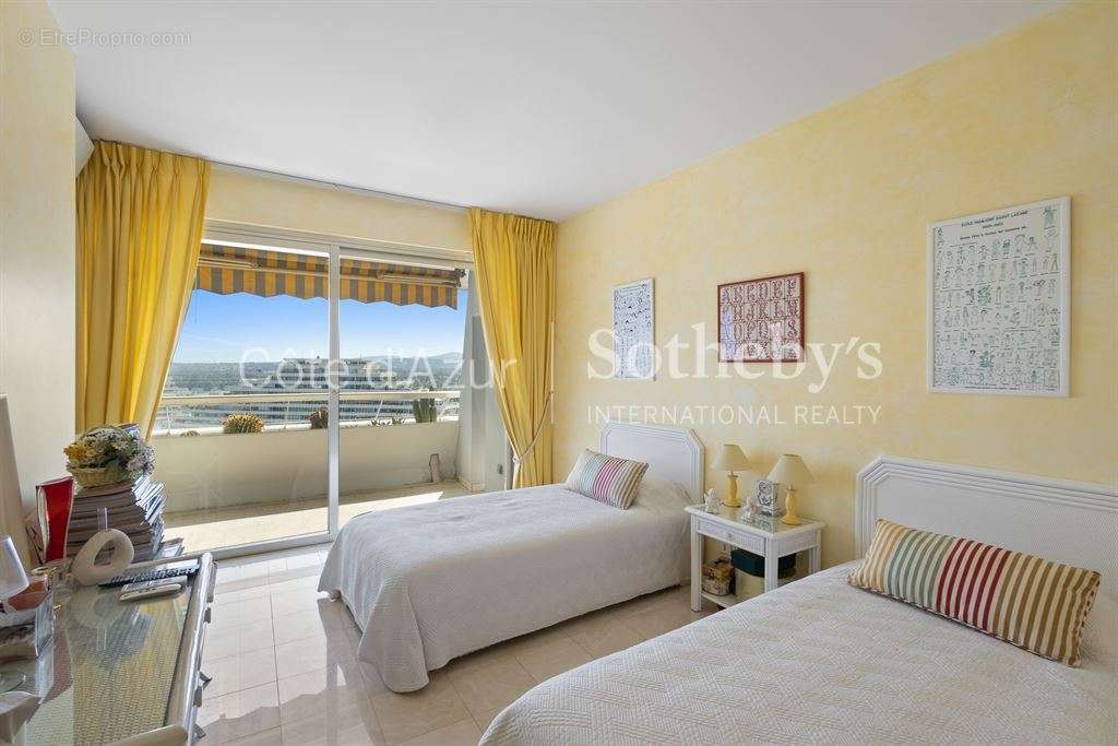 Appartement à VILLENEUVE-LOUBET