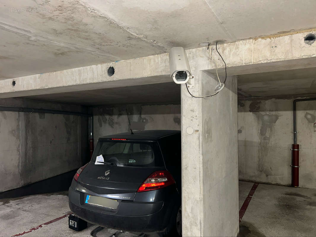 Parking à RUEIL-MALMAISON