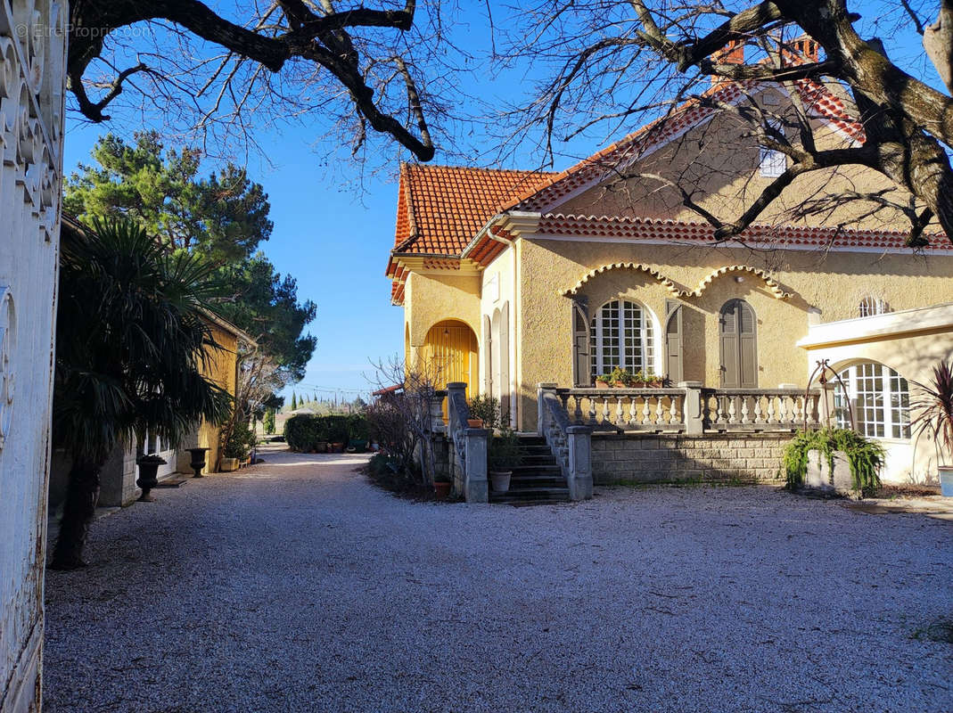 Maison à VIOLES