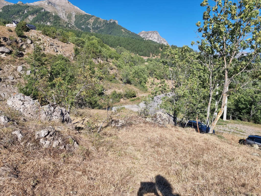 Terrain à SAINT-MICHEL-DE-CHAILLOL