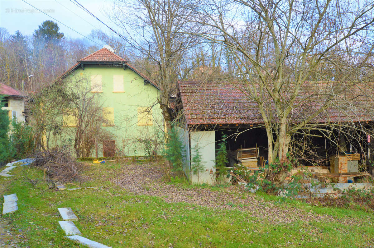 Maison à PERON