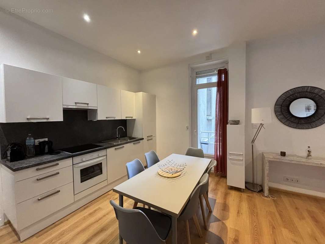 Appartement à MARSEILLE-7E