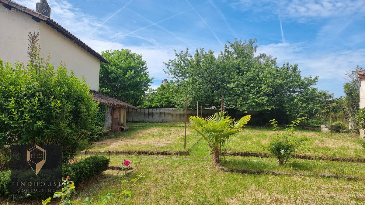 Maison à L&#039;ISLE-EN-DODON