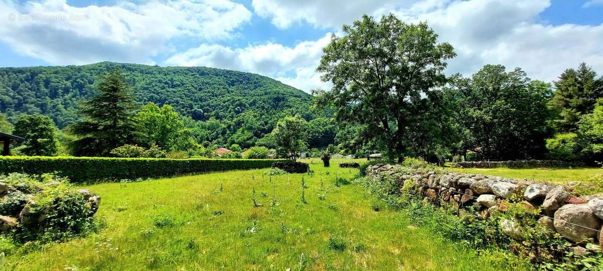 Terrain à FERRIERES-SUR-ARIEGE