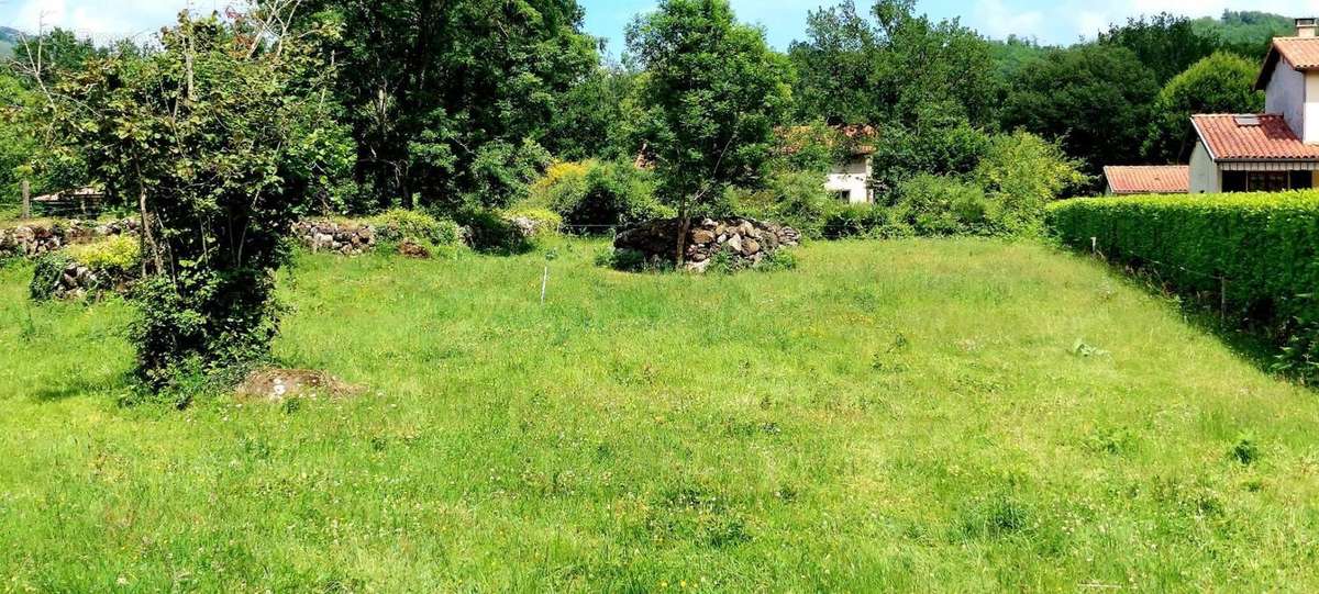 Terrain à FERRIERES-SUR-ARIEGE