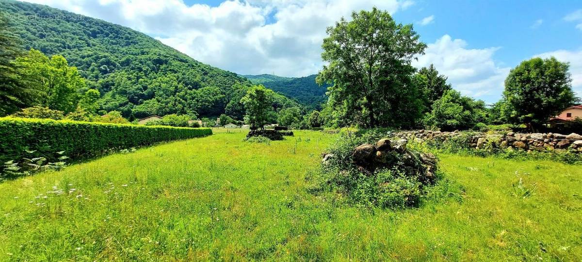 Terrain à FERRIERES-SUR-ARIEGE