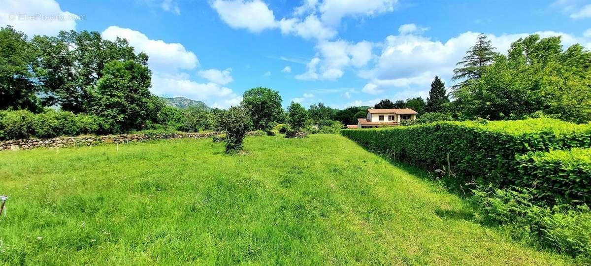 Terrain à FERRIERES-SUR-ARIEGE