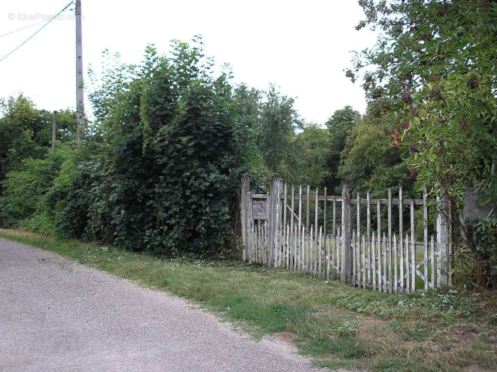 Terrain à SAULCET