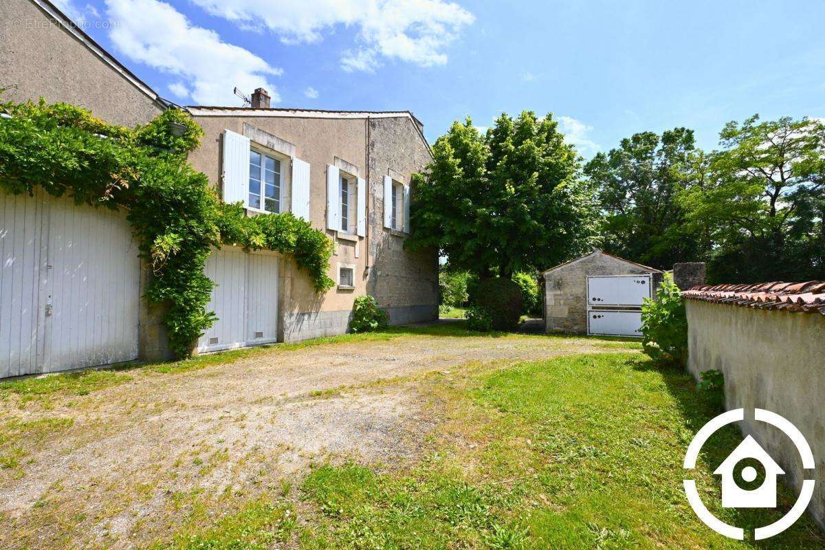 Maison à JARNAC