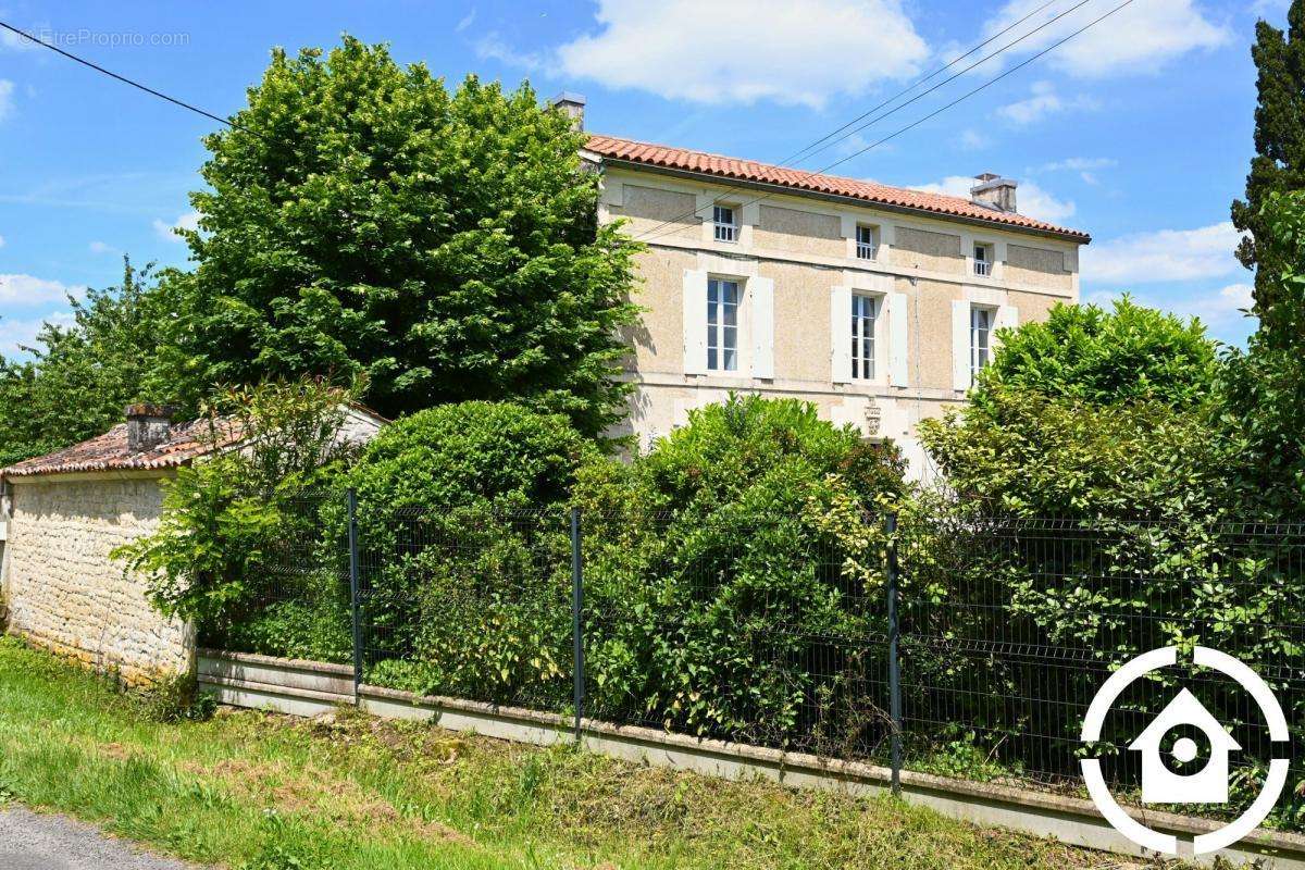 Maison à JARNAC