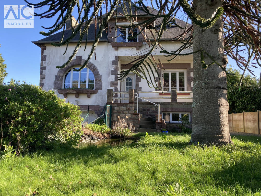 Maison à PLOUEZEC