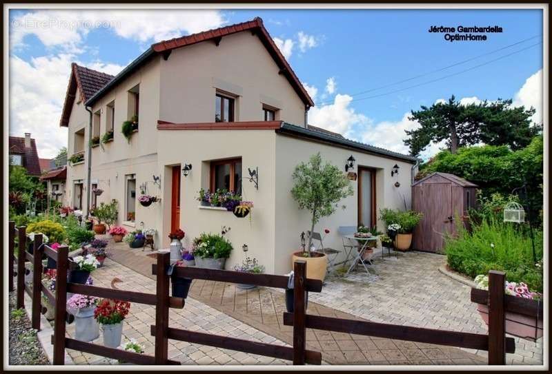 Maison à CARRIERES-SOUS-POISSY