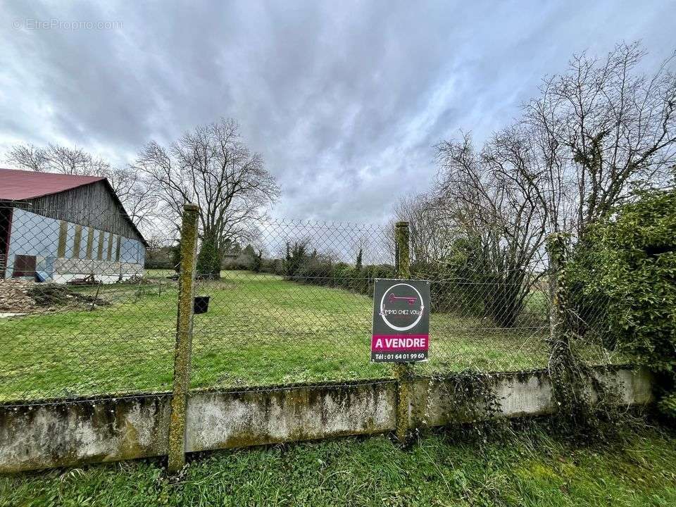 Terrain à SERGINES