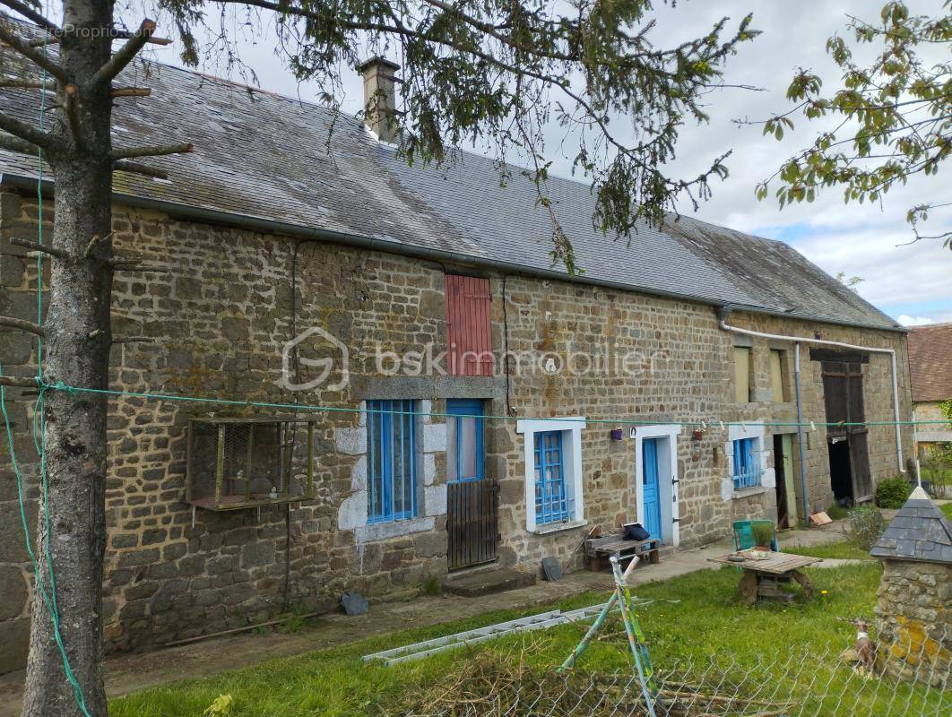 Maison à CARROUGES