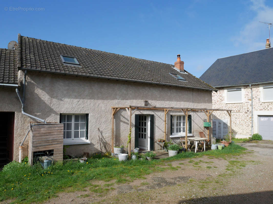 Maison à MONTIGNY-EN-MORVAN