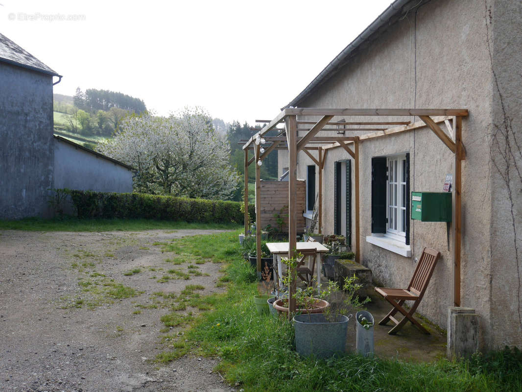 Maison à MONTIGNY-EN-MORVAN