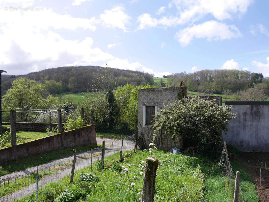 Maison à MONTIGNY-EN-MORVAN