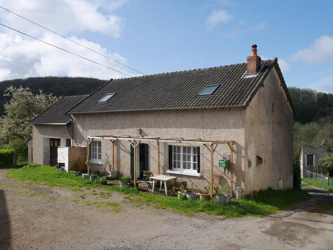 Maison à MONTIGNY-EN-MORVAN