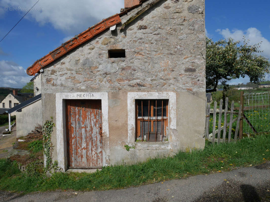 Maison à MONTIGNY-EN-MORVAN