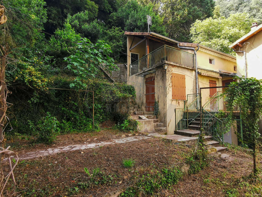 Maison à LES OLLIERES-SUR-EYRIEUX