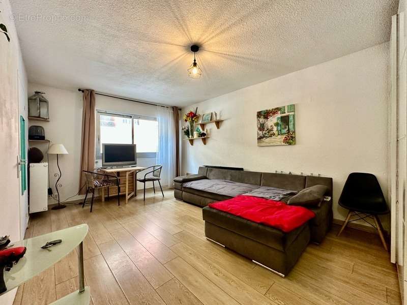 Appartement à VALLAURIS