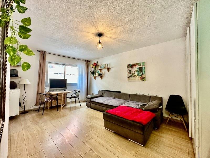 Appartement à VALLAURIS