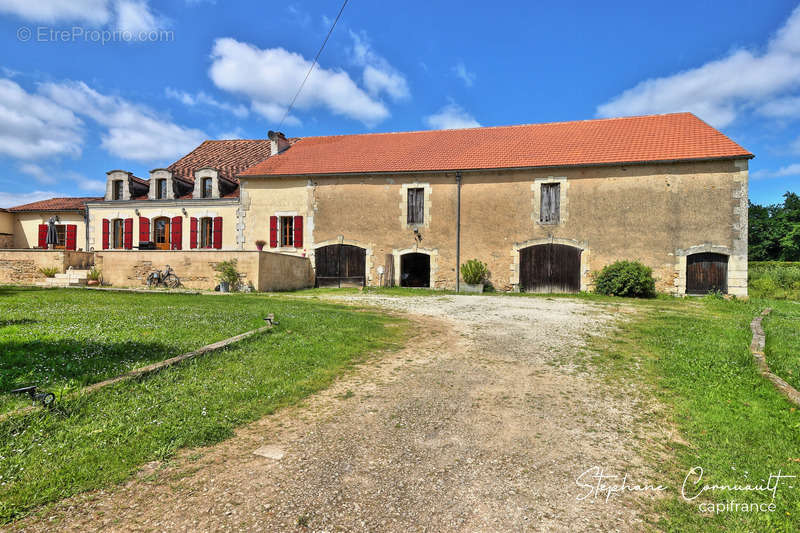 Maison à ISSAC