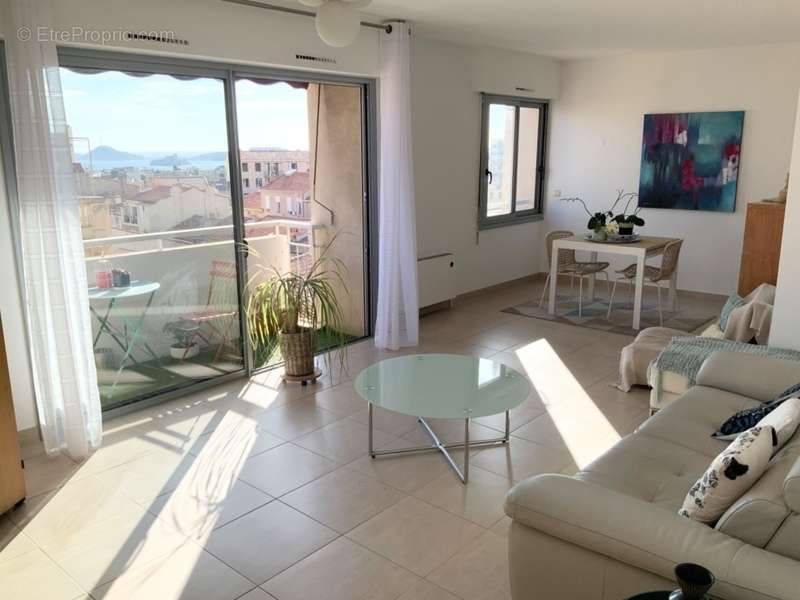 Appartement à MARSEILLE-7E