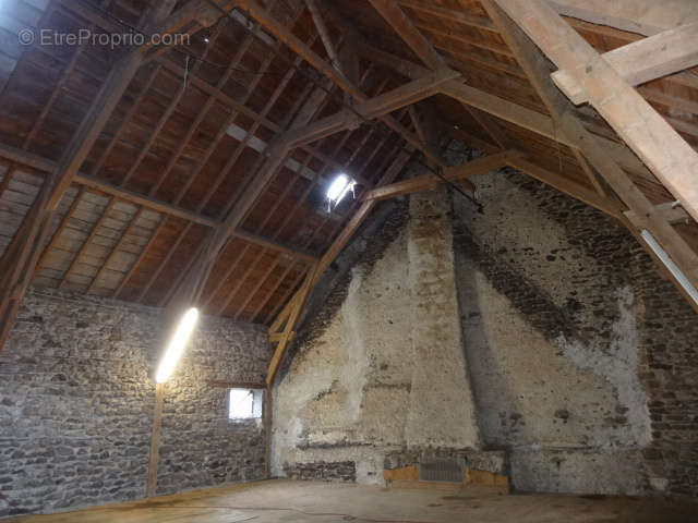 Maison à SAULZET-LE-FROID