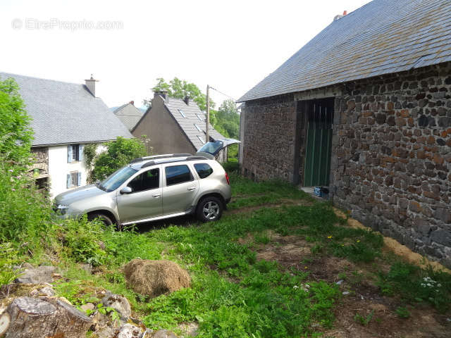 Maison à SAULZET-LE-FROID