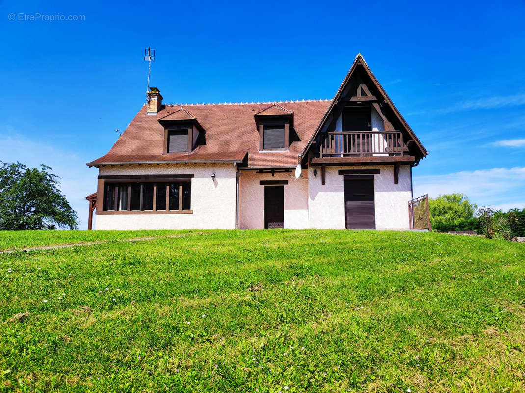 Maison à MORNAY-SUR-ALLIER