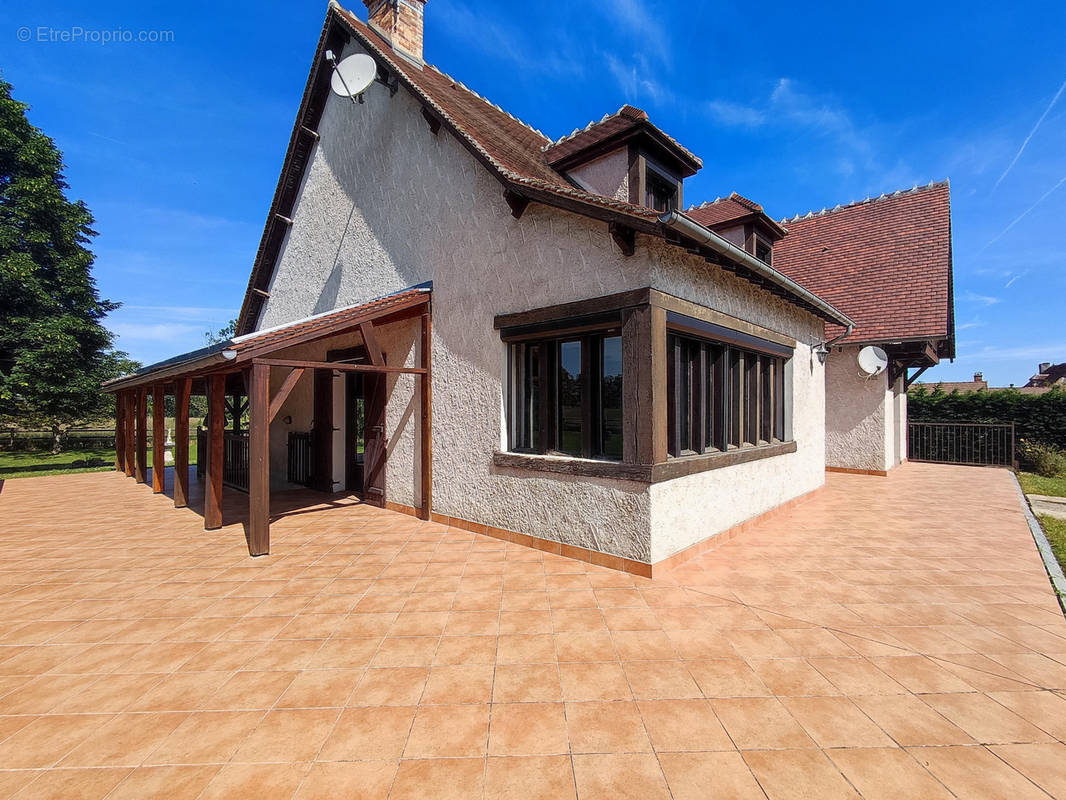 Maison à MORNAY-SUR-ALLIER