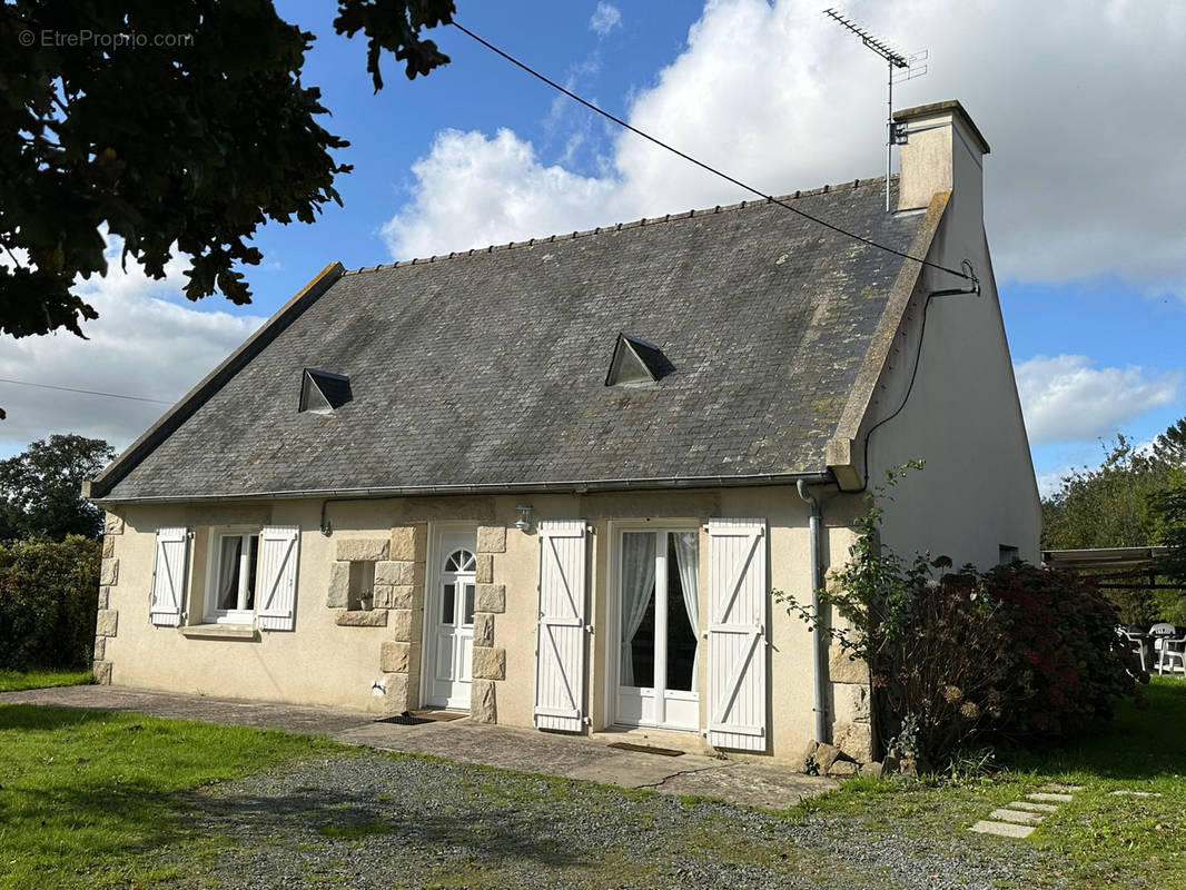 Maison à SAINT-LORMEL